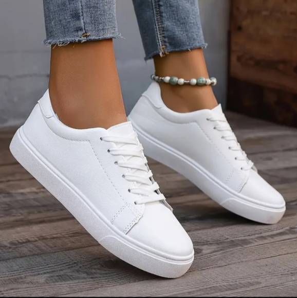 Shoes - Women White Round Toe Basic Sneakers